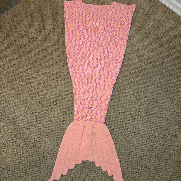 Mermaid Blanket - Picture 2 of 4